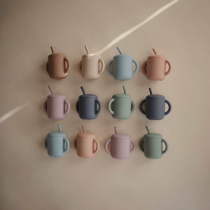 Mushie%20Pipetli%20Silikon%20Alıştırma%20Bardağı%20-%20Natural