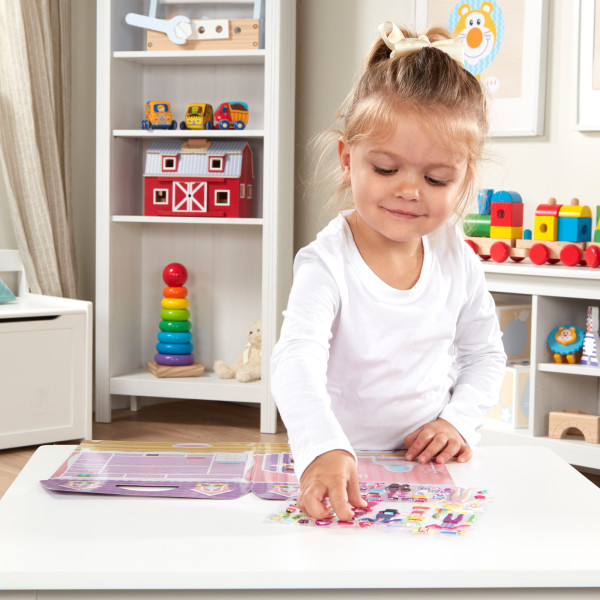 Kabartmalı%20Tak%20Çıkar%20Çıkartma%20-%20Giydirme%20Seti