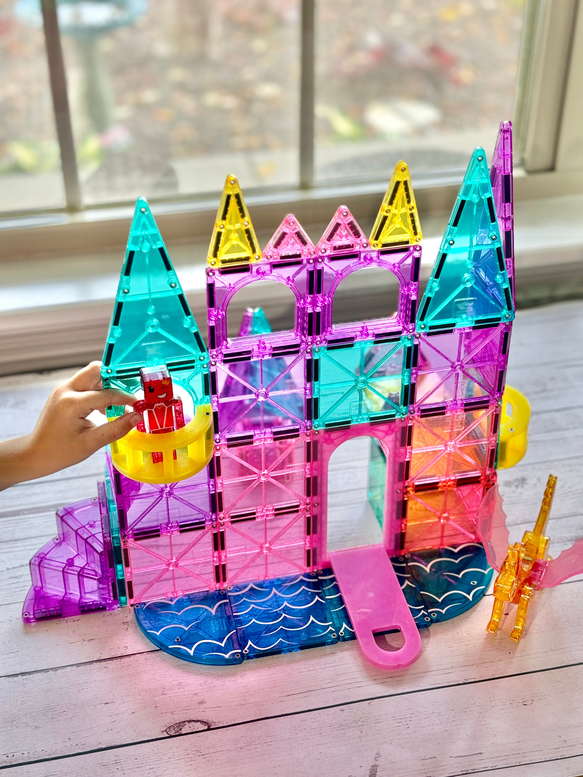 Magna-Tiles%20Castle%20DLX%20+%20microMAGS%20-%20Prenses%20Şatosu%2048%20Parça