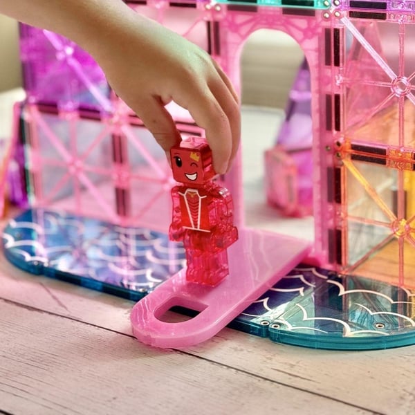 Magna-Tiles%20Castle%20DLX%20+%20microMAGS%20-%20Prenses%20Şatosu%2048%20Parça