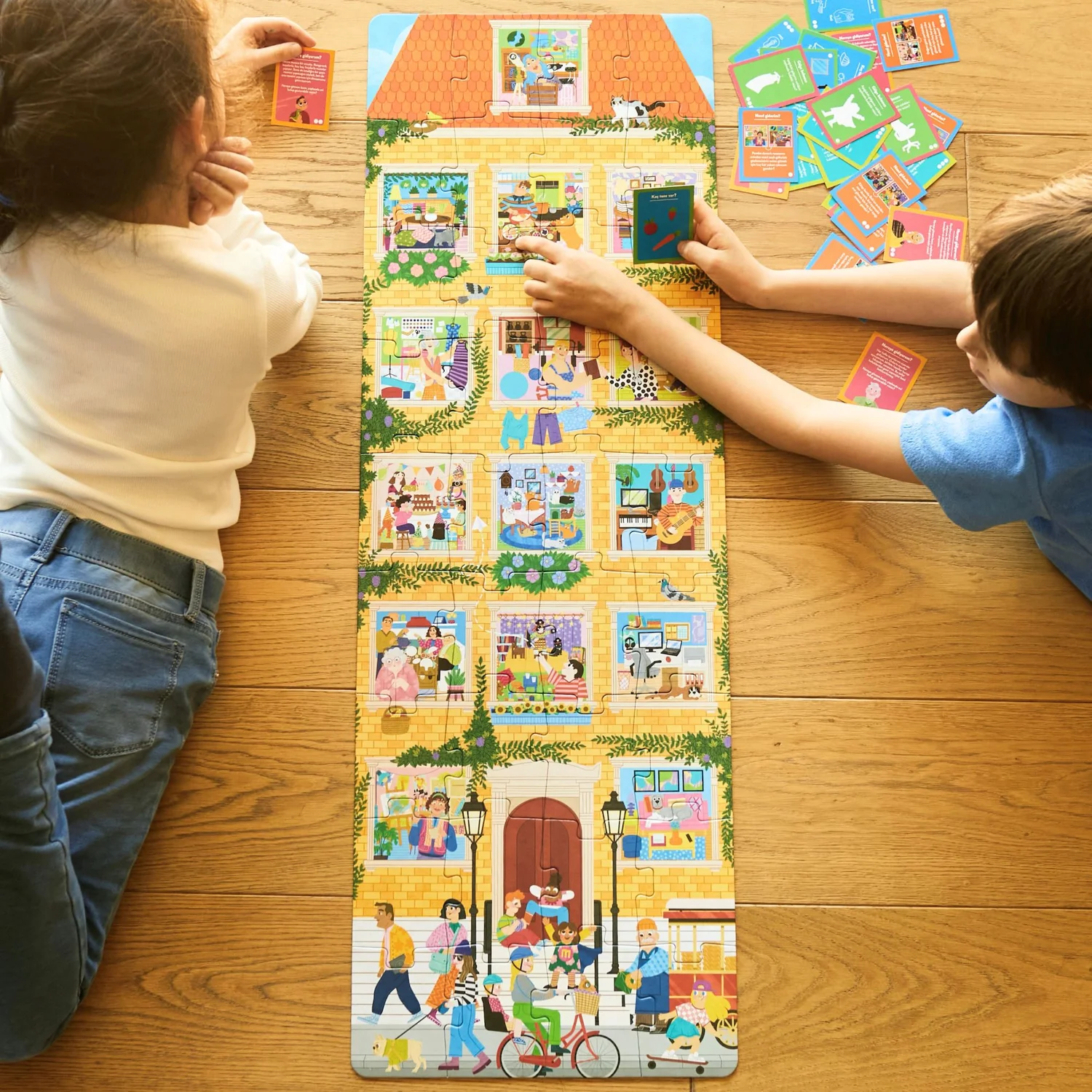 Moritoys%20-%20Meet%20My%20Neighbours%20-%2036%20Parça%20XXL%20Dev%20Puzzle,%2030%20Aktivite%20Kartı%20&%20Poster